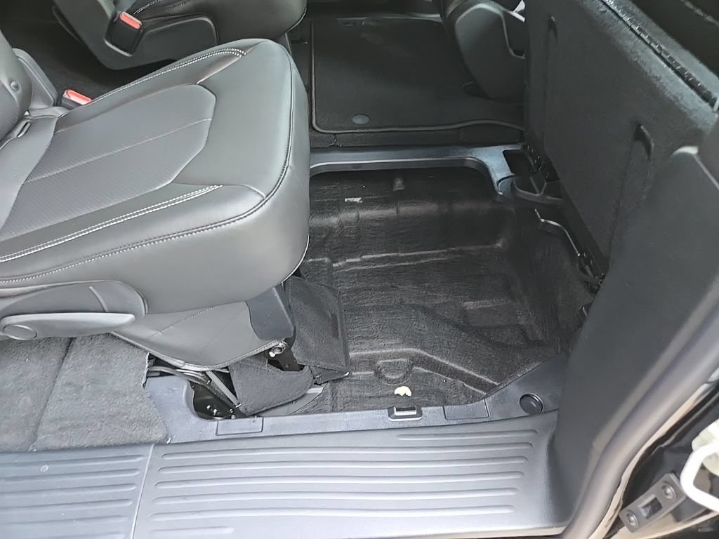 New 2027 Chrysler Pacifica Select w/ Family Tech Group AWD/4WD image 87