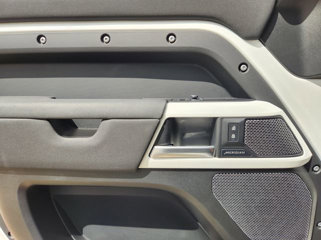 Used 2022 Land Rover Defender 90 X-Dynamic S AWD/4WD image 22