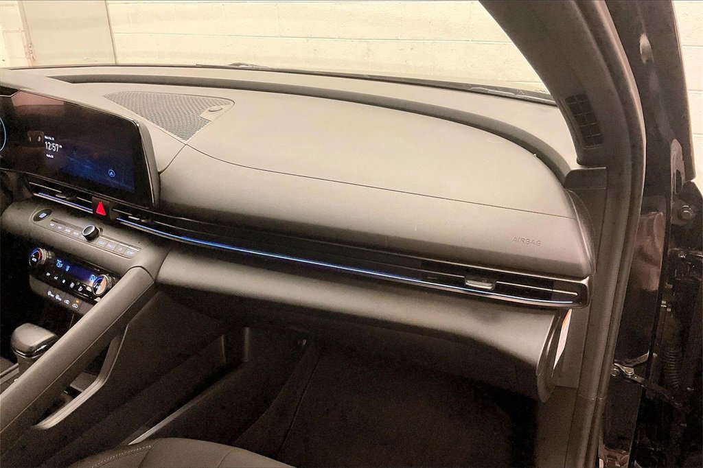 Certified 2025 Hyundai Elantra SEL image 14