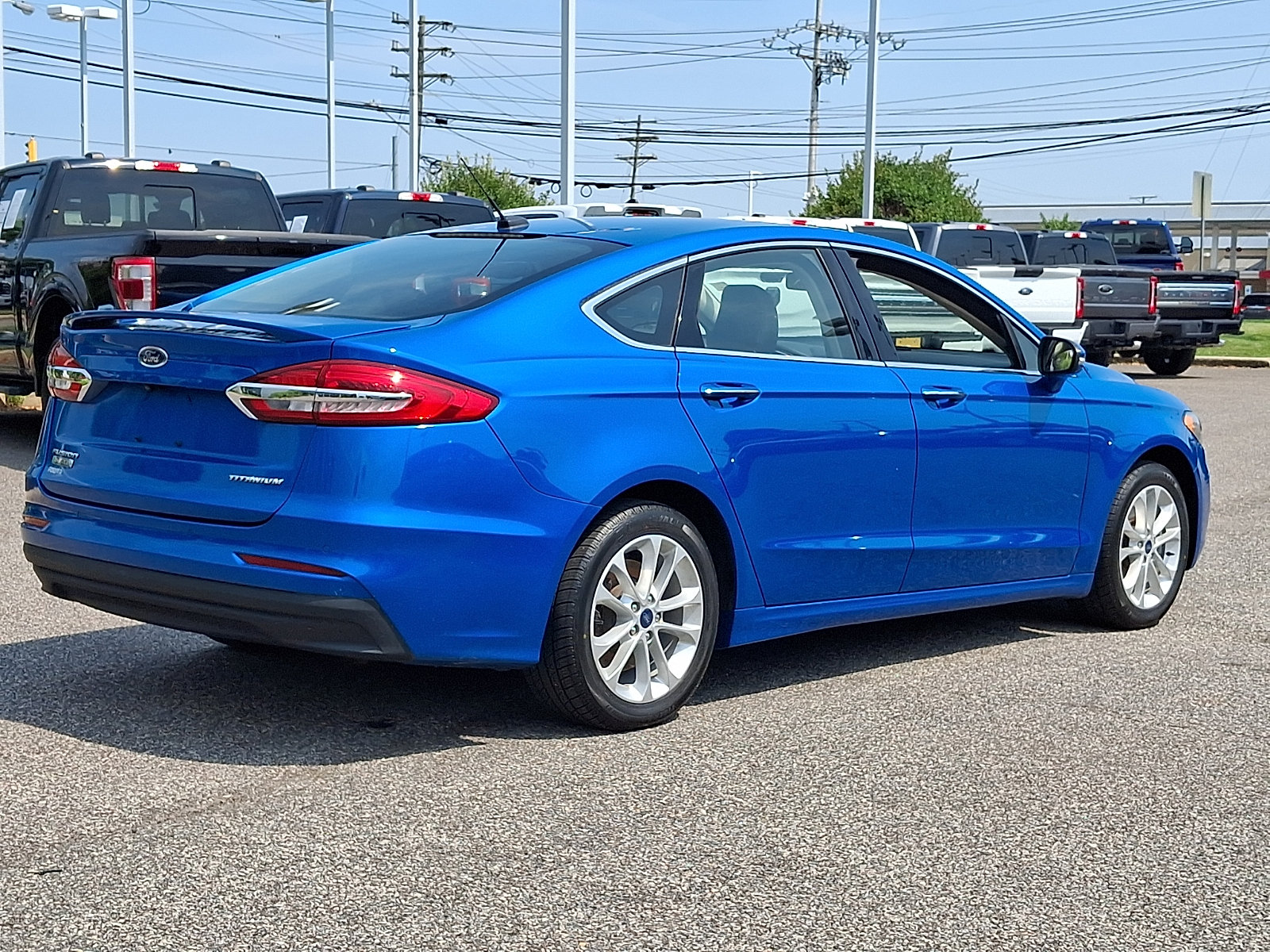Used 2019 Ford Fusion Energi Titanium FWD image 11