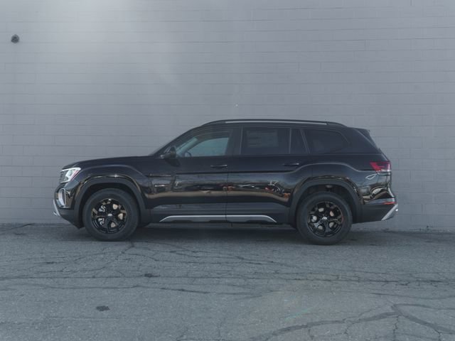 New 2026 Volkswagen Atlas Peak Edition image 2