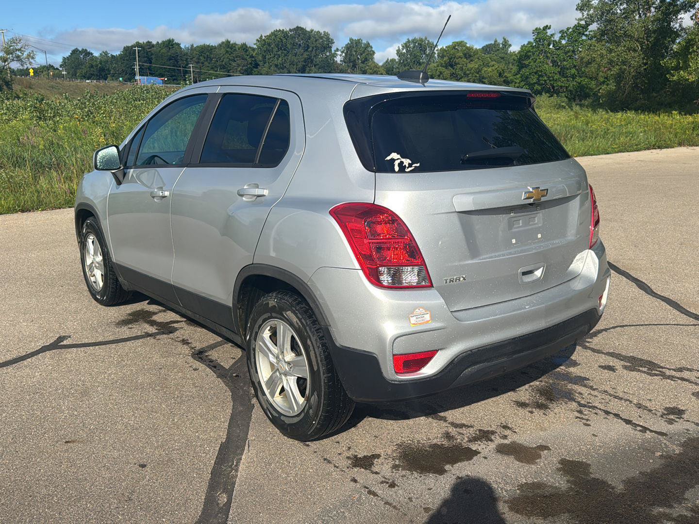Used 2020 Chevrolet Trax LS w/ Tint and Cruise Package FWD image 3
