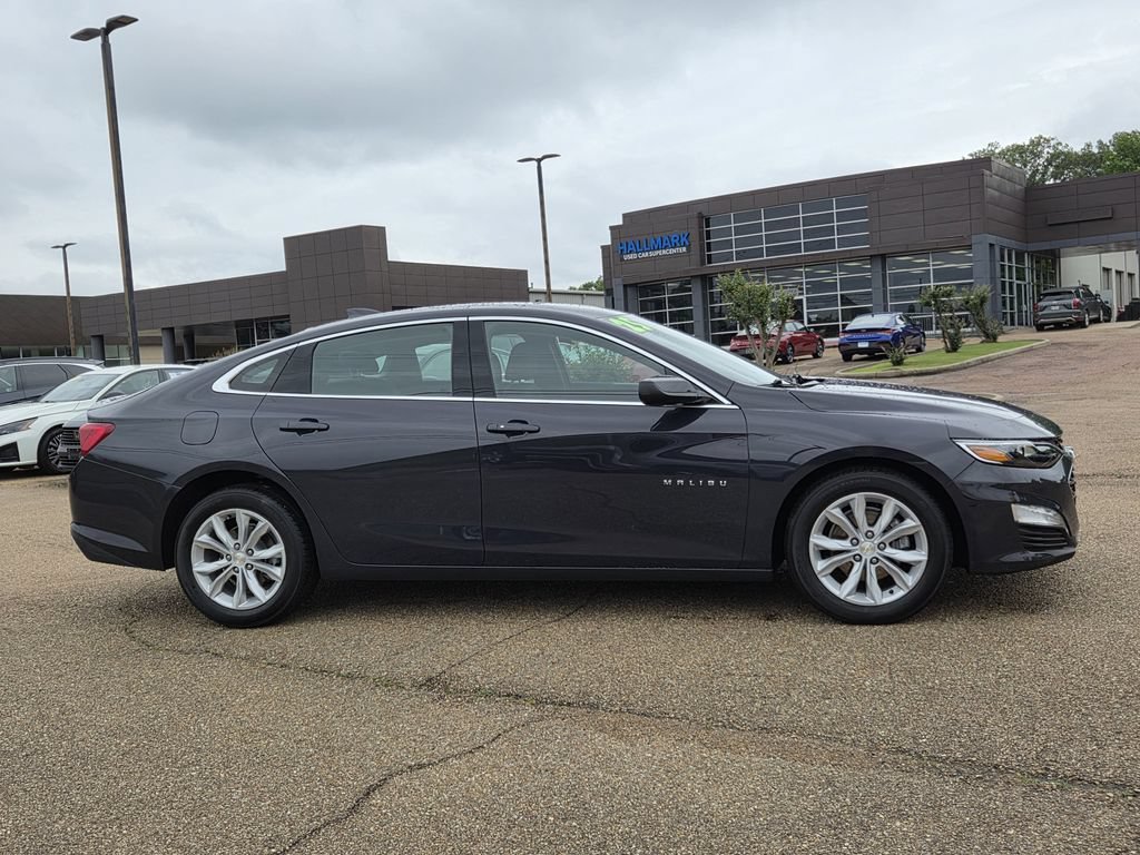 Used 2025 Chevrolet Malibu LT FWD image 3