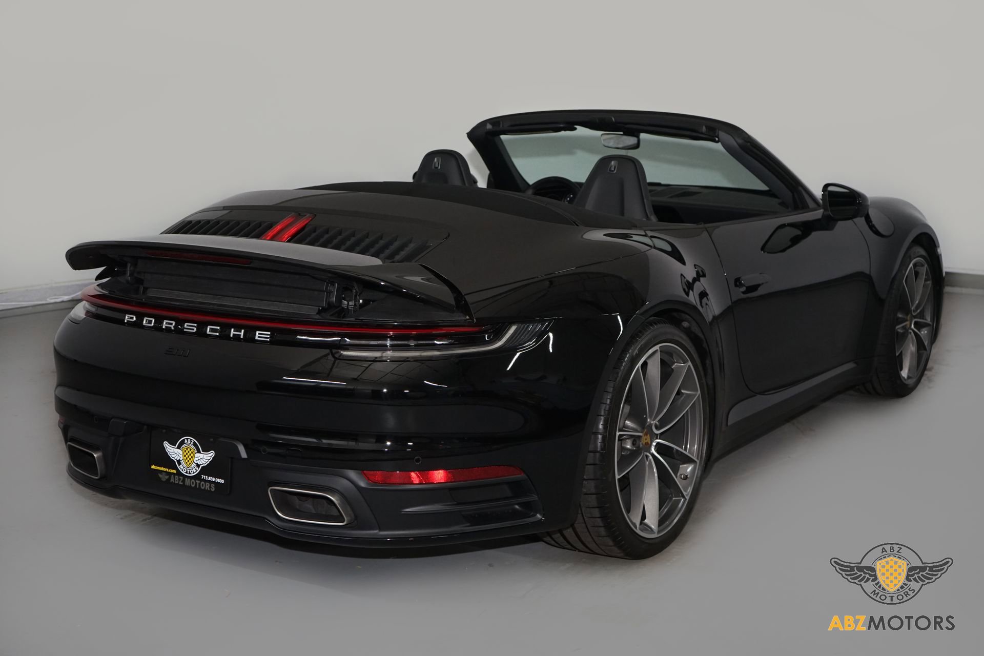 Used 2024 Porsche 911 Carrera image 6
