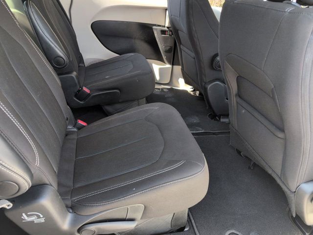 Used 2024 Chrysler Voyager LX image 29