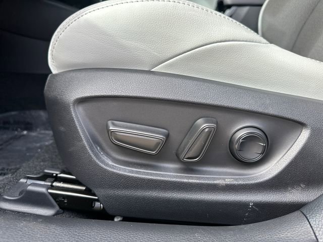 Certified 2025 Toyota Corolla XSE image 28