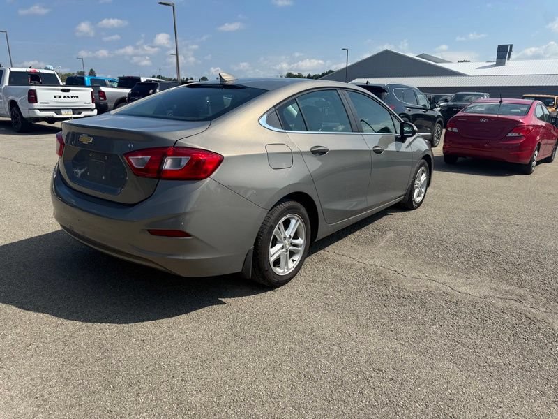 Used 2018 Chevrolet Cruze LT w/ Convenience Package FWD image 15
