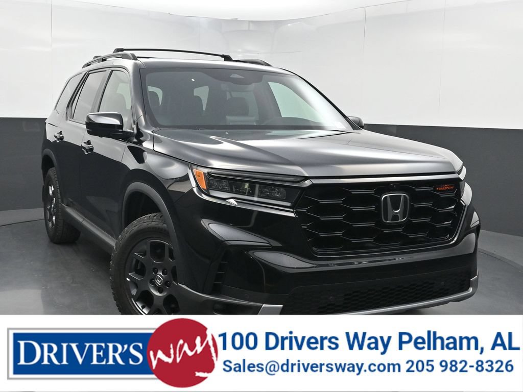 Used 2024 Honda Pilot TrailSport image 1