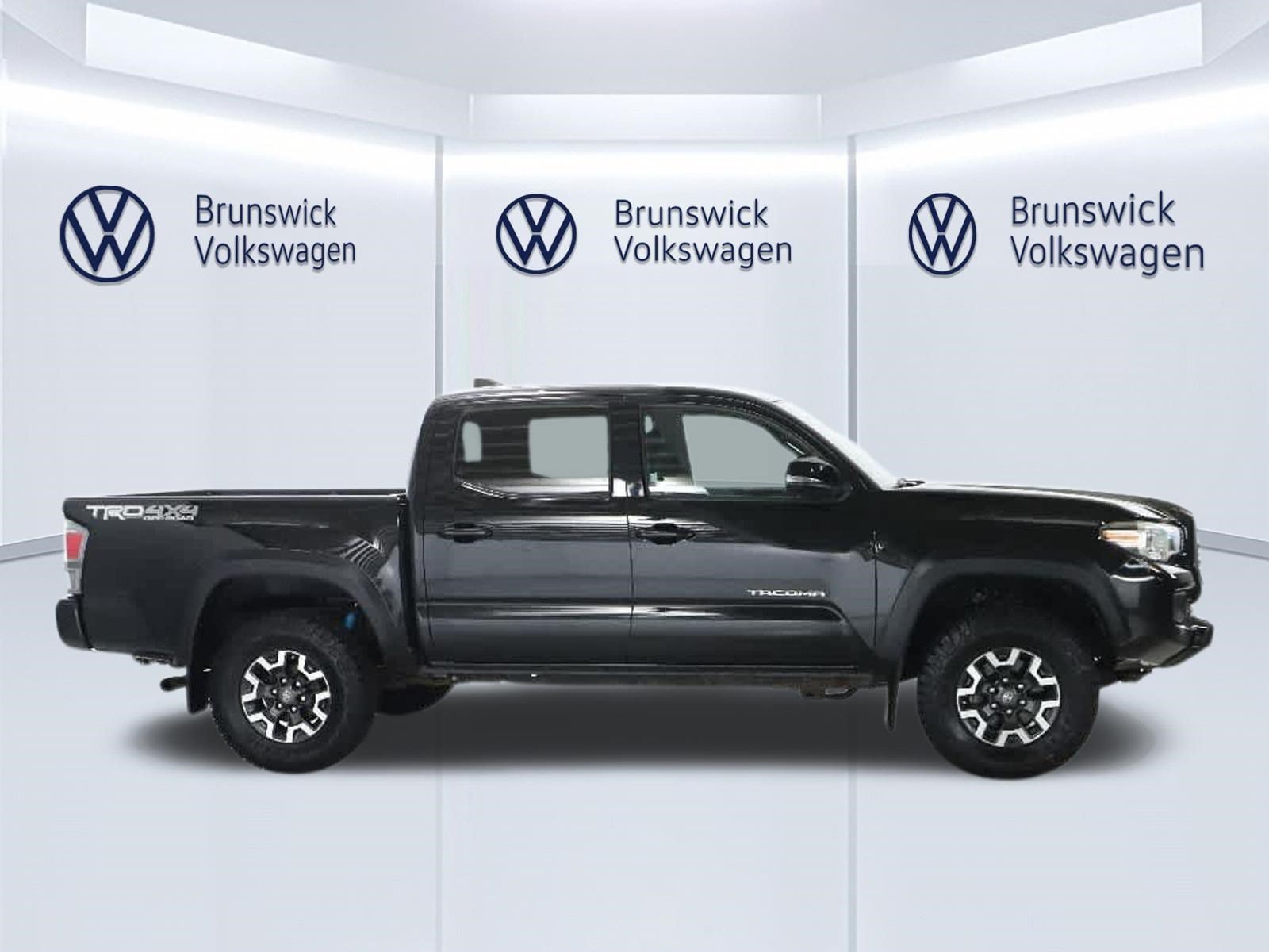 Certified 2020 Toyota Tacoma TRD Off-Road w/ Technology Package AWD/4WD image 11
