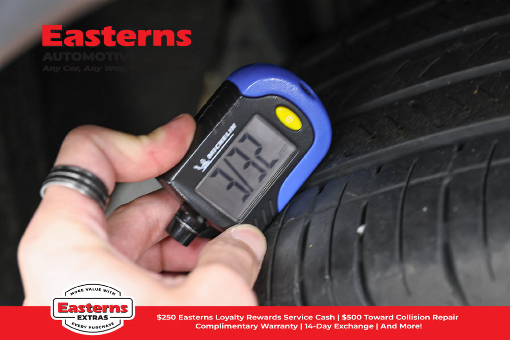 Used 2023 Nissan Rogue S AWD/4WD image 30
