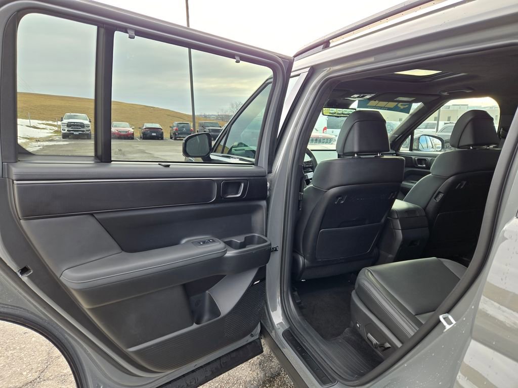 Used 2025 Hyundai Santa Fe Calligraphy image 27
