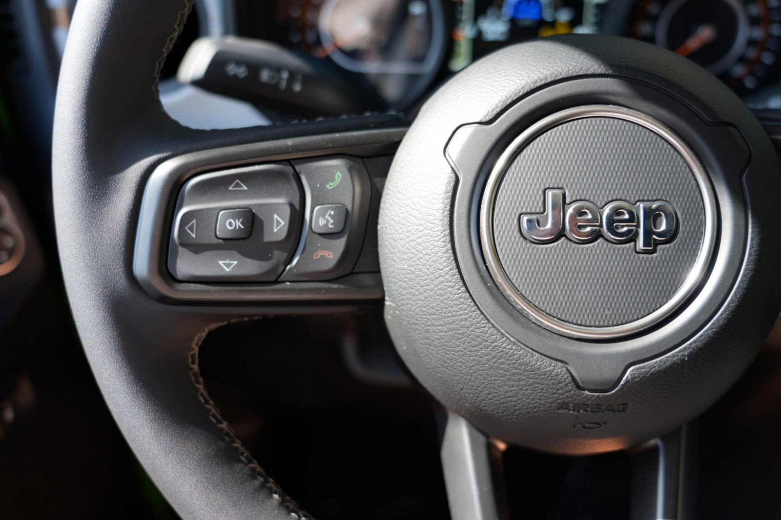 Used 2025 Jeep Wrangler Sport AWD/4WD image 22
