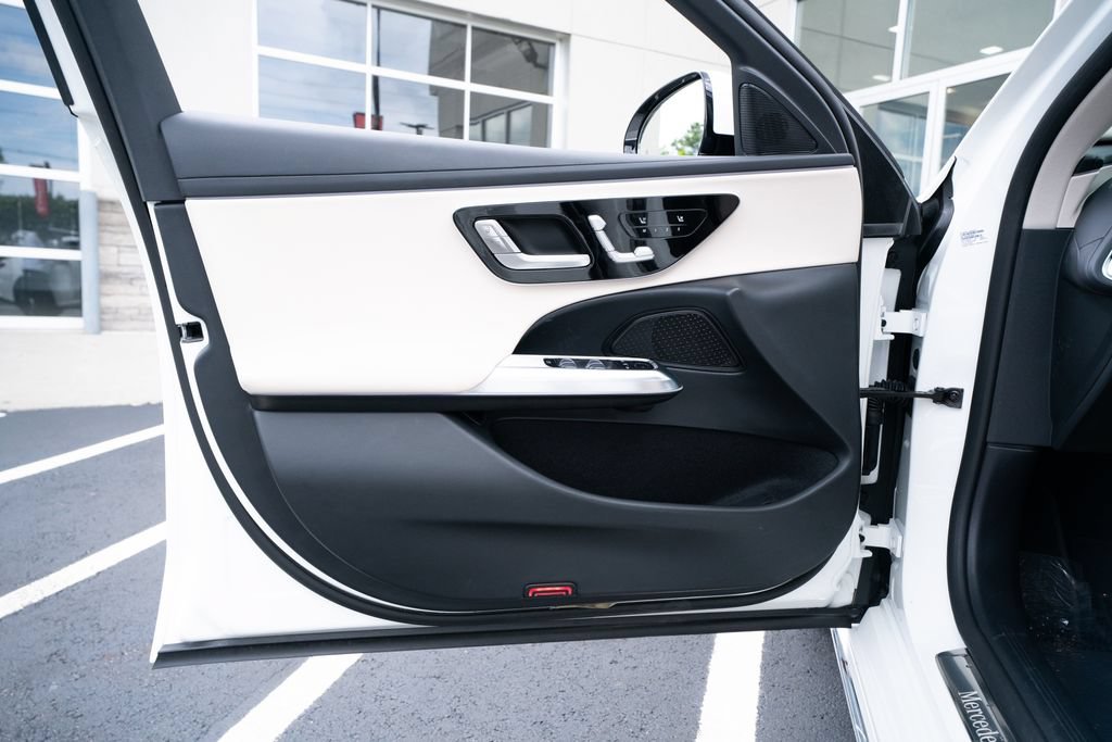 Used 2025 Mercedes-Benz E 350 Sedan w/ Winter Package image 28