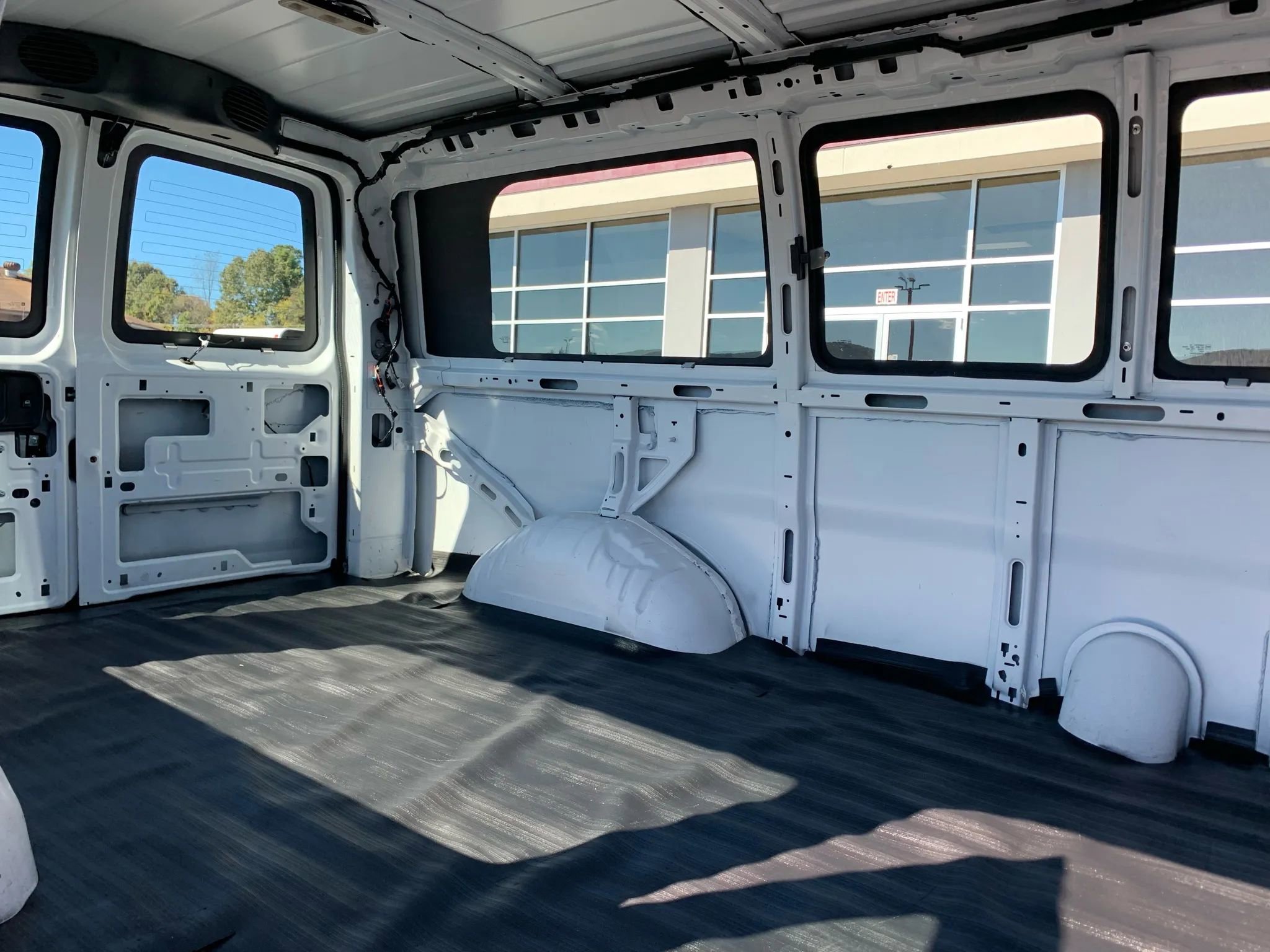 Used 2017 Chevrolet Express 2500 image 30
