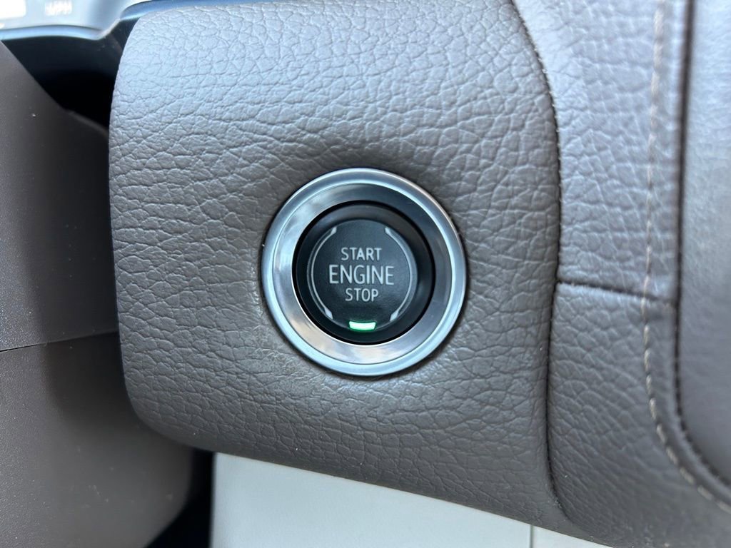 Used 2021 GMC Yukon Denali image 32