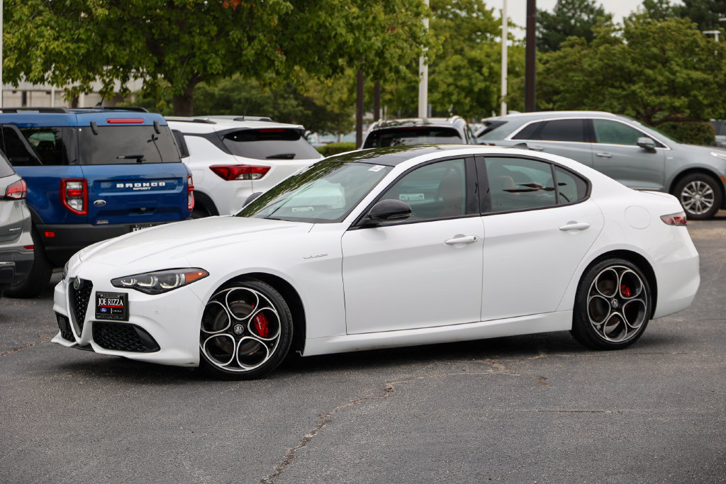 Used 2024 Alfa Romeo Giulia Veloce RWD image 24