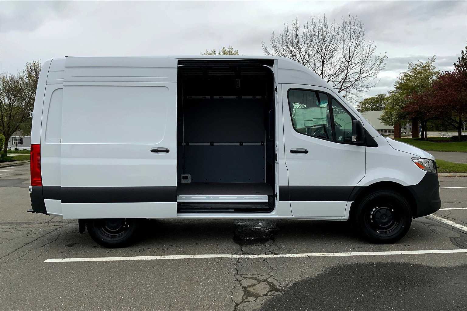 Used 2025 Mercedes-Benz Sprinter 2500 image 25