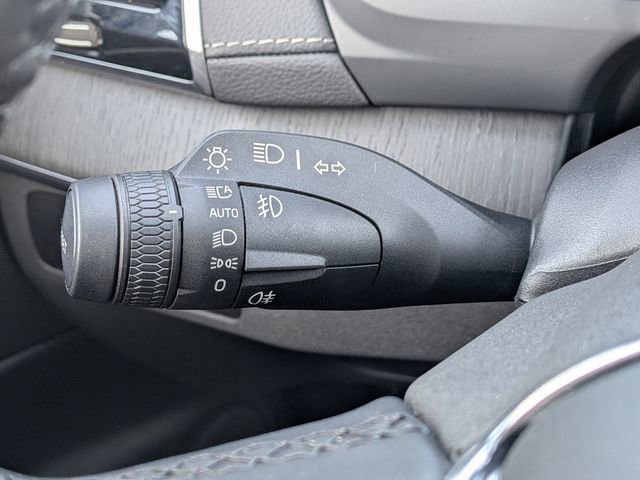 Used 2024 Volvo XC90 B6 Ultimate w/ Protection Package Premier image 25