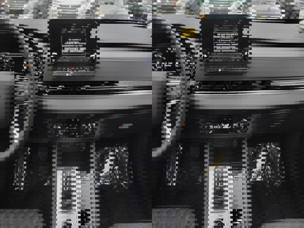 New 2025 Mitsubishi Outlander SEL image 14