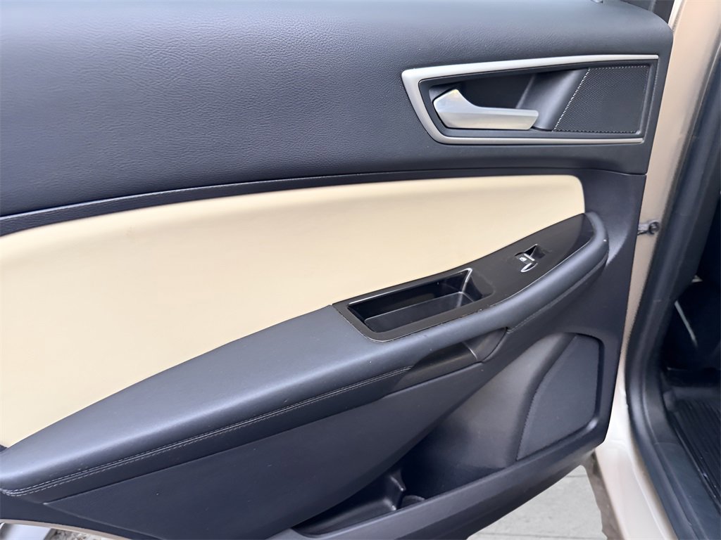 Used 2020 Ford Edge SEL w/ Convenience Package image 32