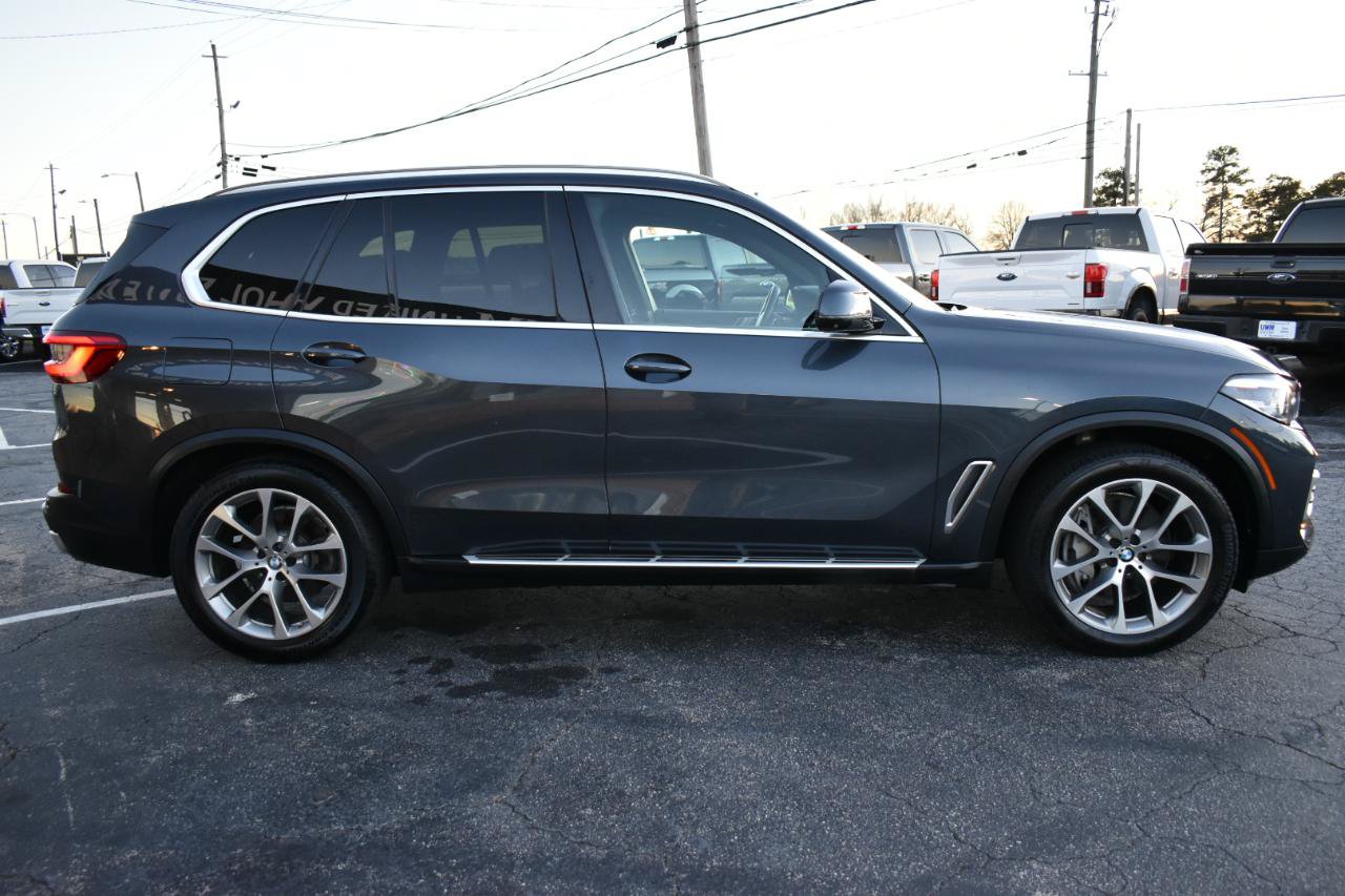 Used 2019 BMW X5 xDrive50i w/ Parking Assistance Package AWD/4WD image 5