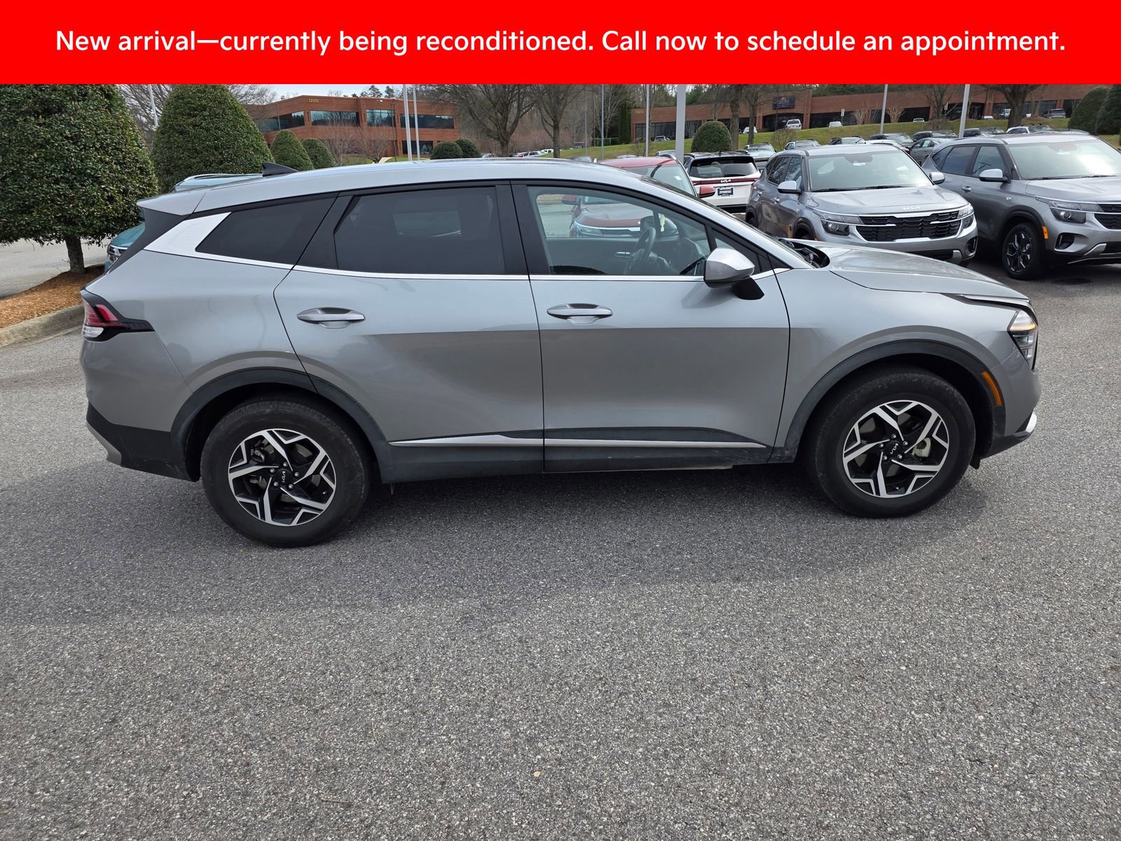 Used 2025 Kia Sportage LX image 6