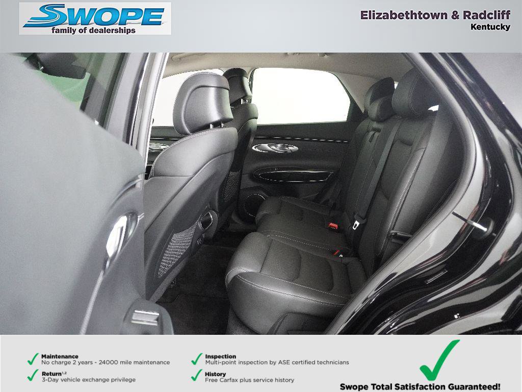 Used 2024 Genesis GV70 2.5T AWD/4WD image 12
