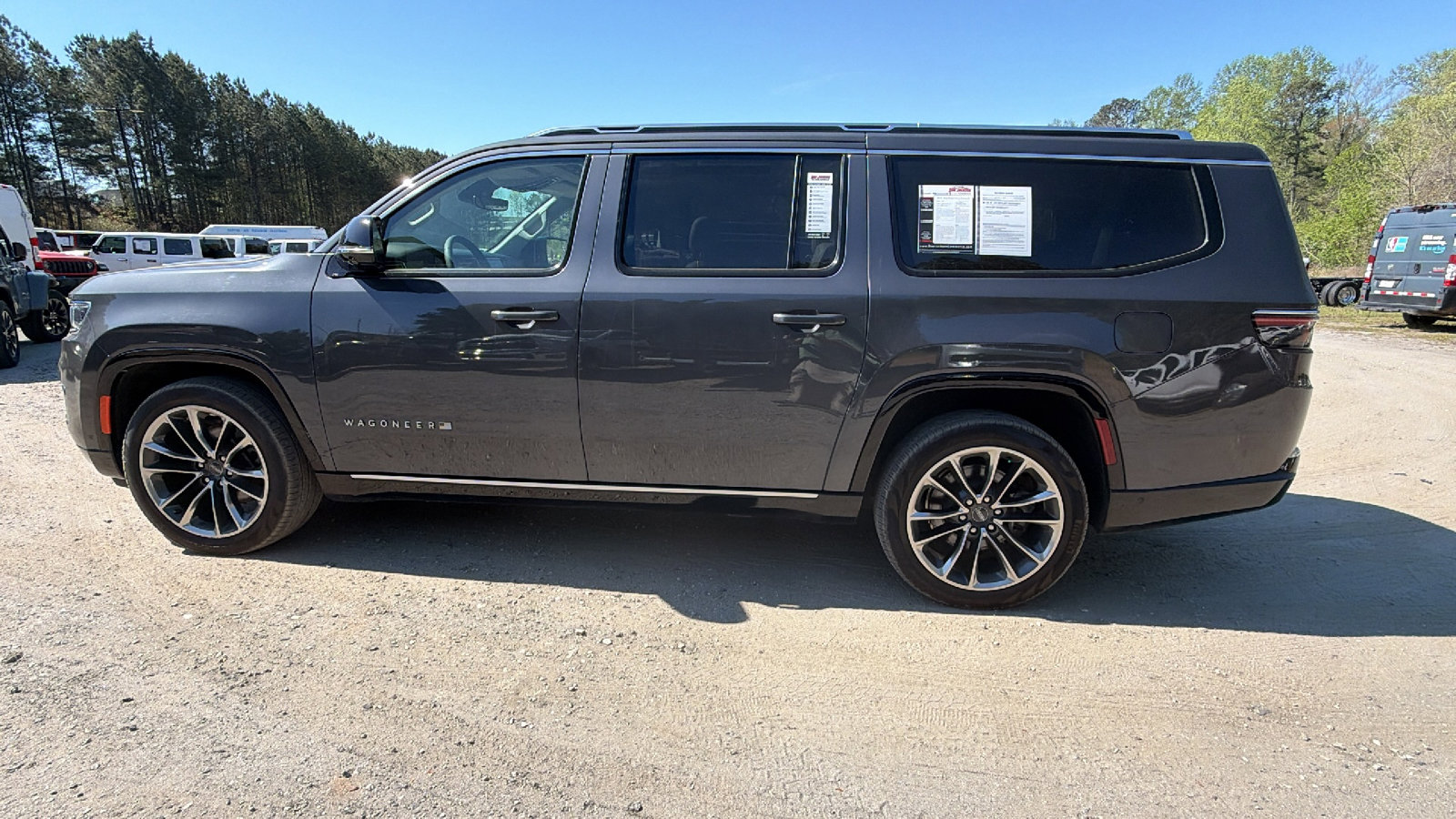 Used 2024 Jeep Wagoneer L Series III w/ Premium Group I image 11