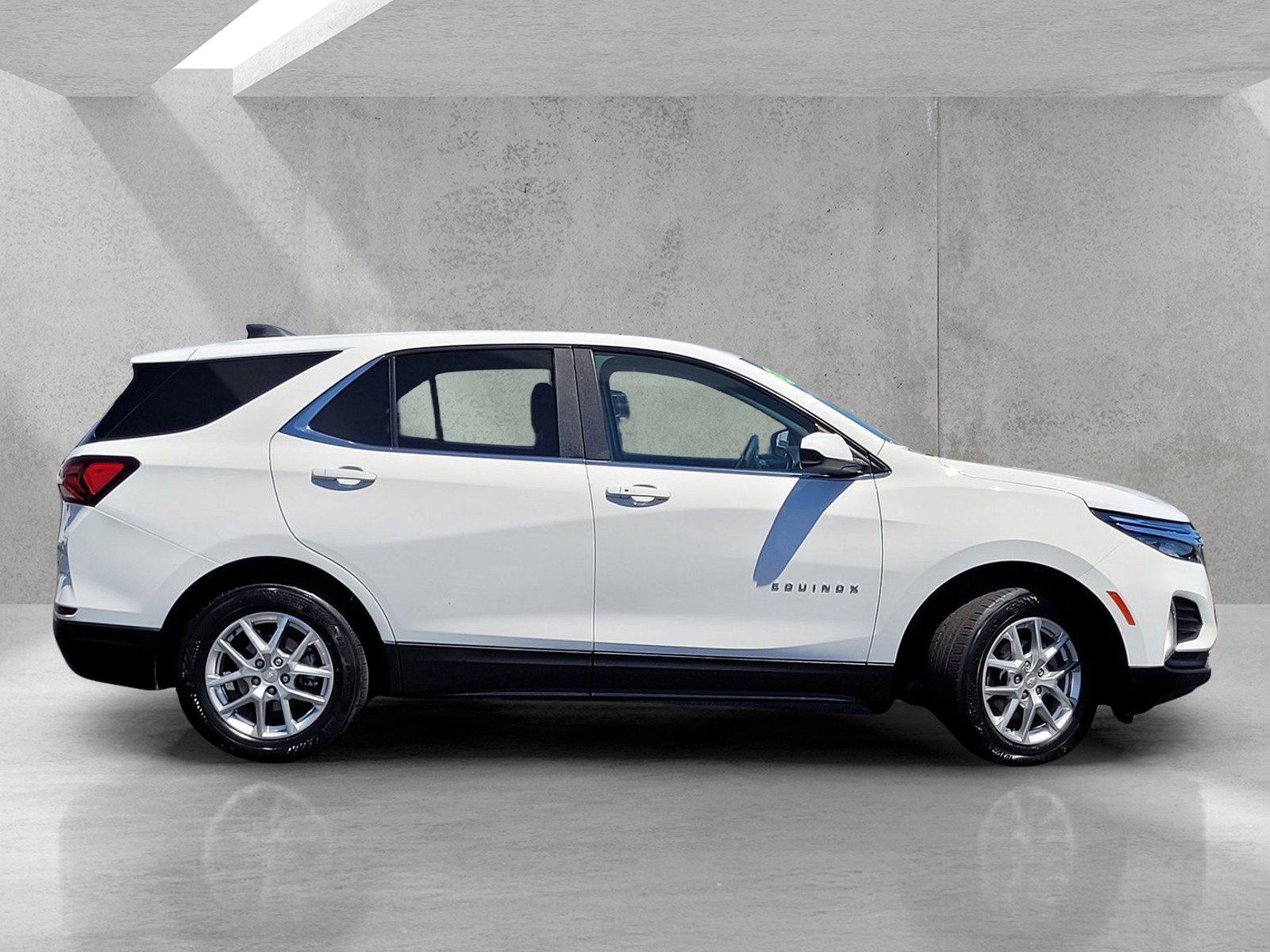 Used 2022 Chevrolet Equinox LT FWD image 3