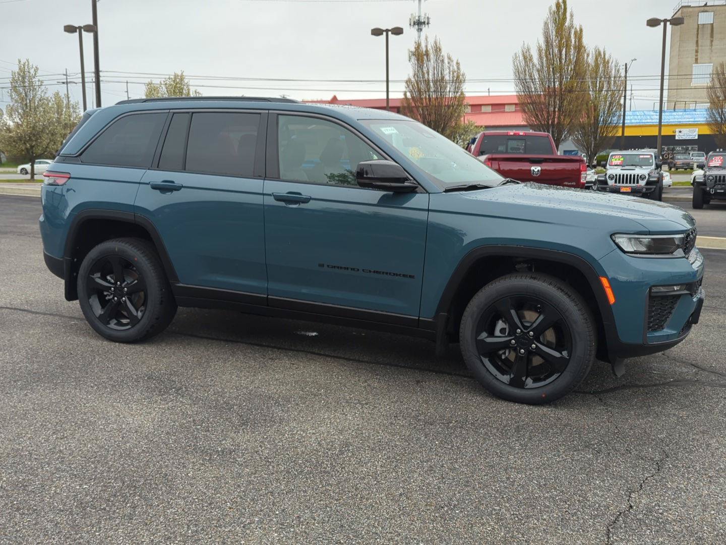 New 2026 Jeep Grand Cherokee Limited w/ Limited Altitude Package AWD/4WD image 1
