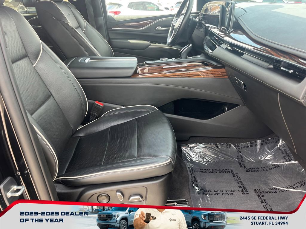 Used 2023 Cadillac Escalade Premium Luxury w/ Performance Package image 20