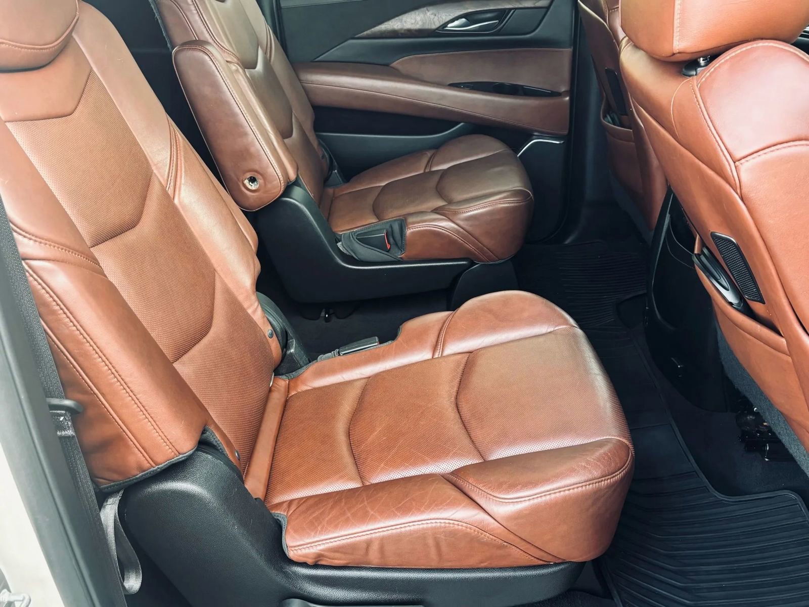 Used 2015 Cadillac Escalade ESV Premium image 25