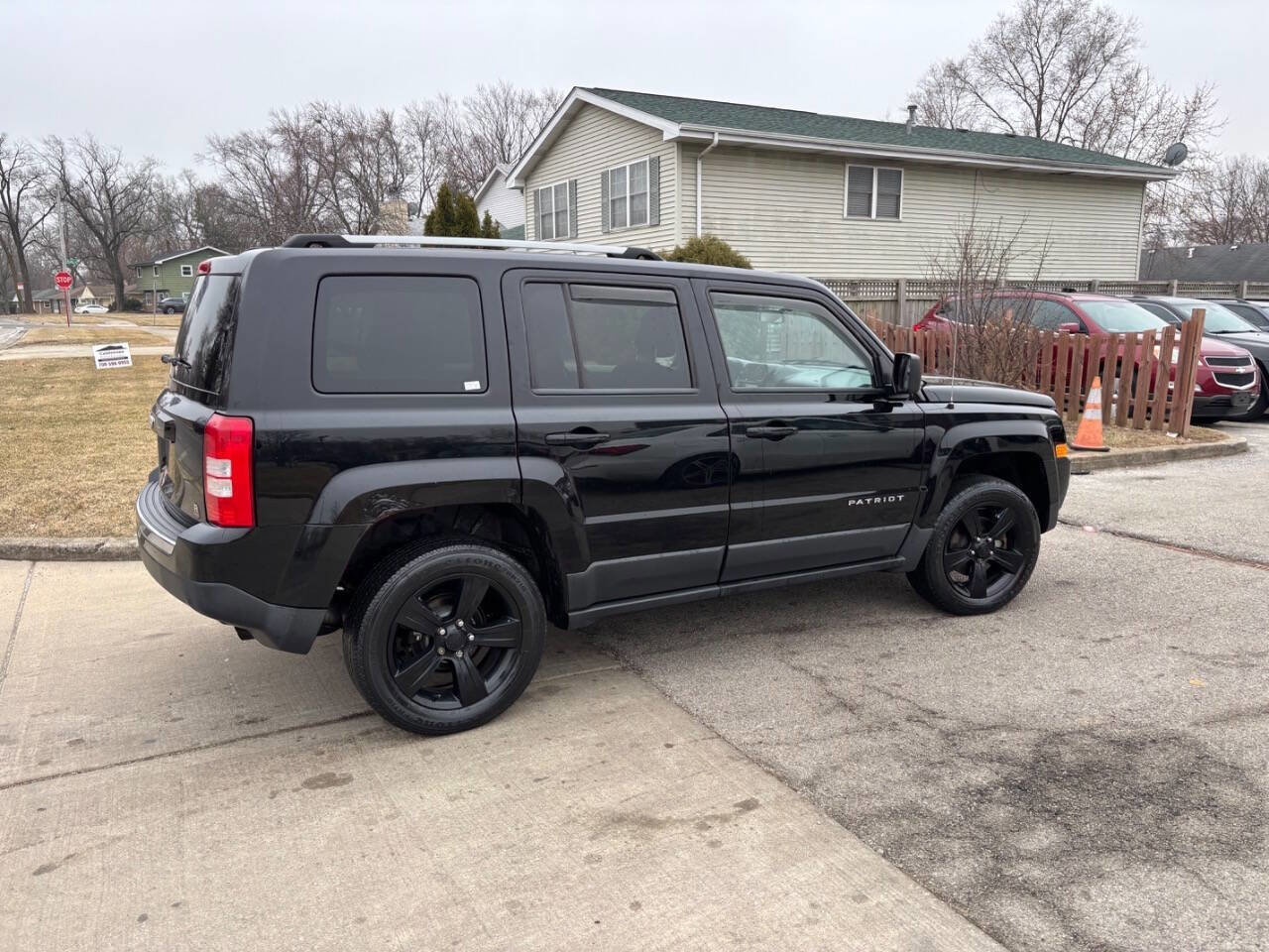 Used 2013 Jeep Patriot Latitude w/ Altitude Pkg image 17