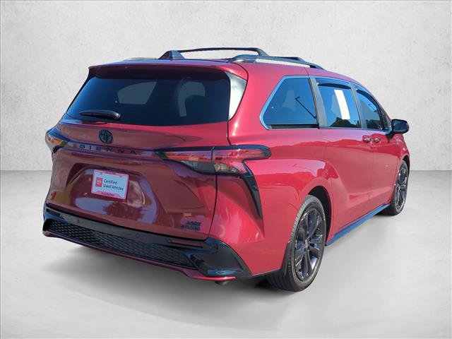 Used 2024 Toyota Sienna XSE FWD image 5