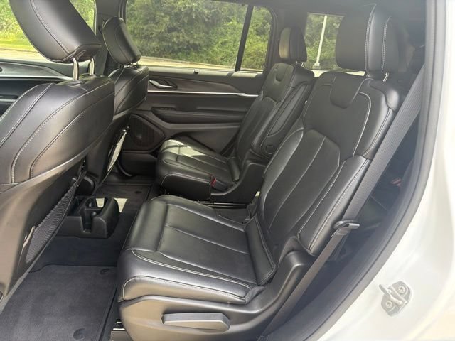 Used 2025 Jeep Grand Cherokee L Limited w/ Luxury Tech Group II RWD image 13