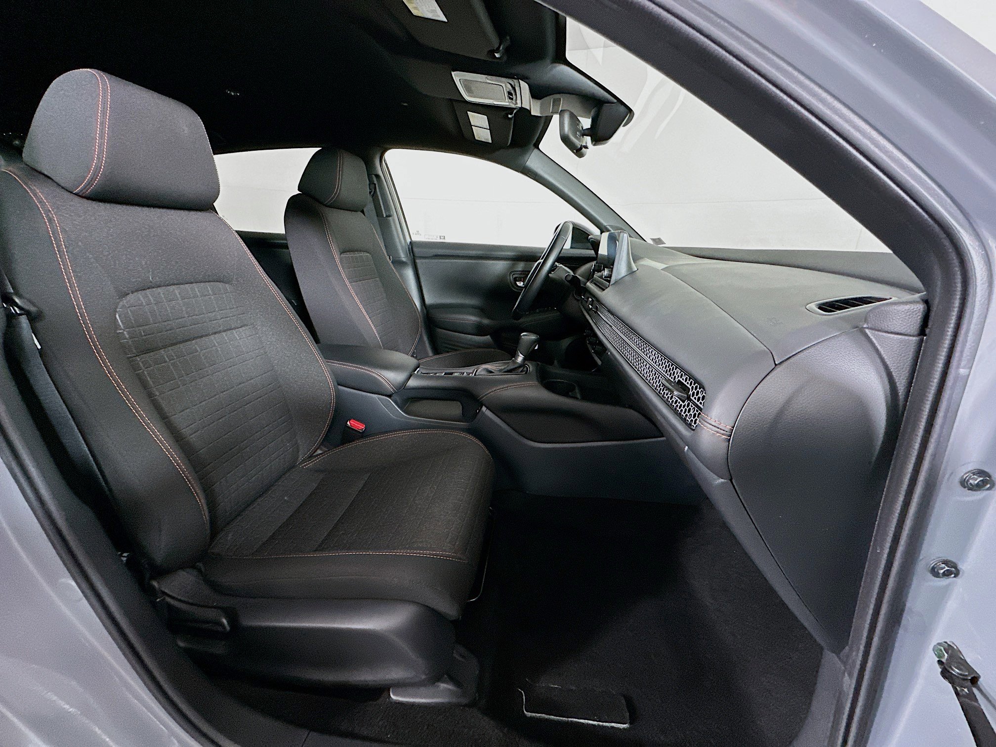 Used 2025 Honda HR-V Sport image 29