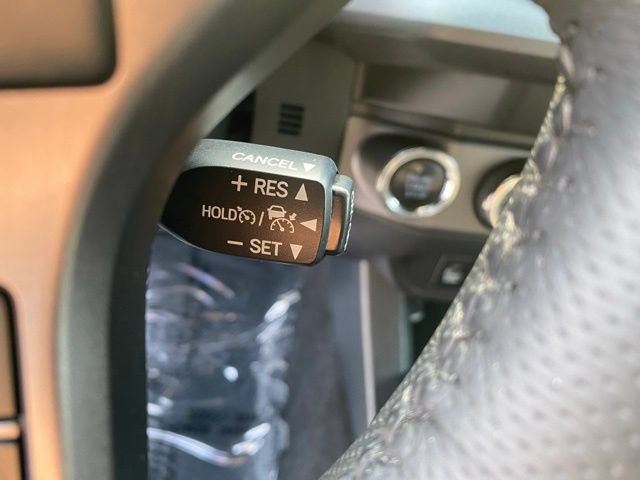 Used 2019 Toyota Tacoma TRD Off-Road w/ Technology Package AWD/4WD image 17