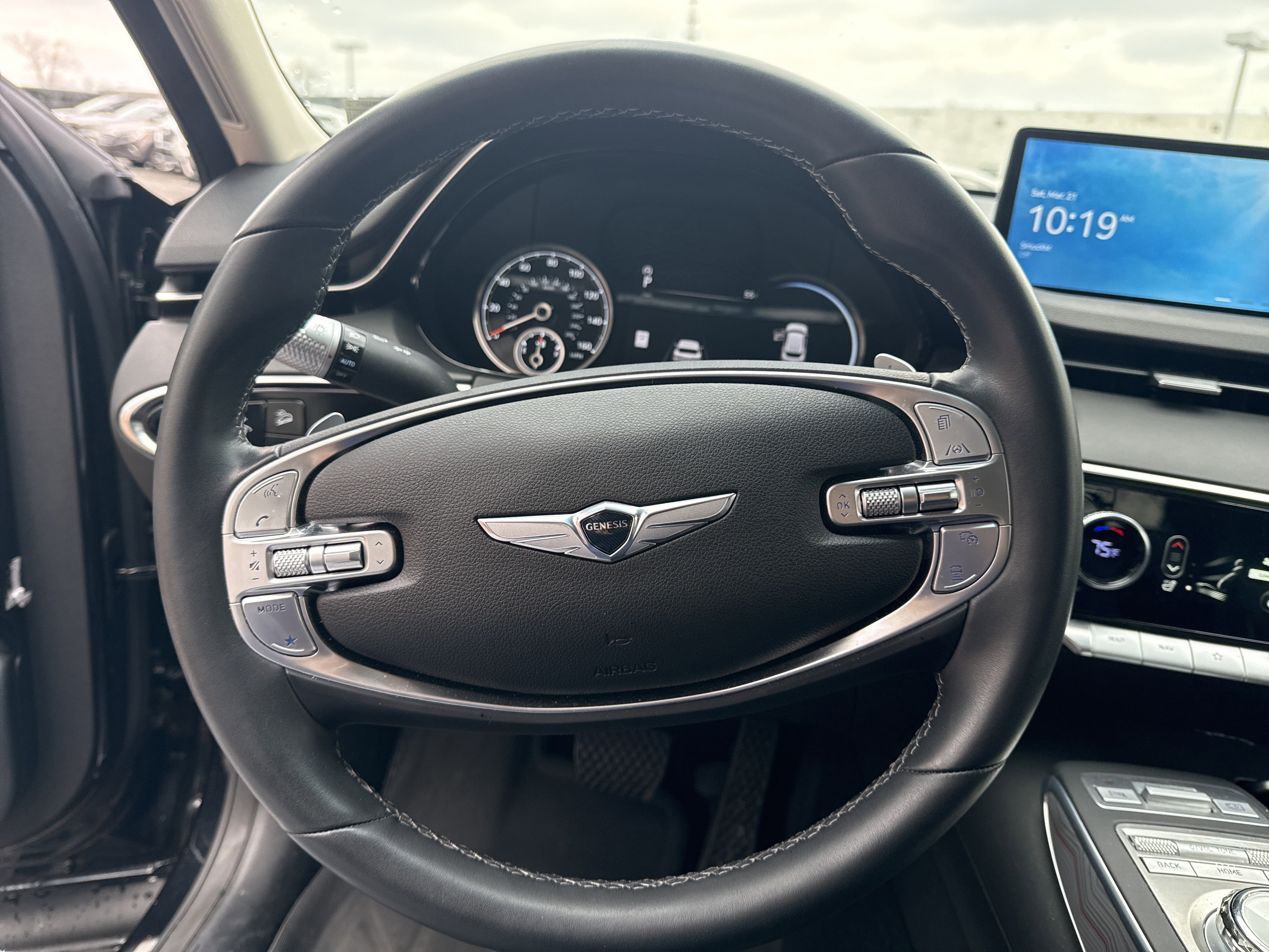 Used 2025 Genesis GV70 2.5T w/ Advanced Package image 24