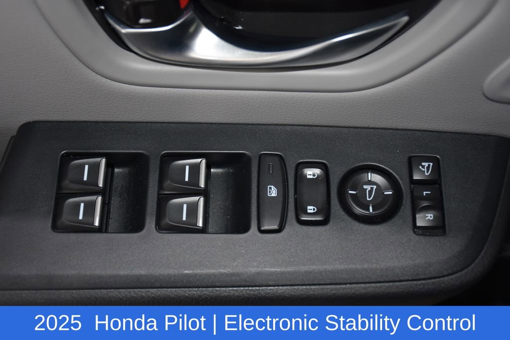Used 2025 Honda Pilot Elite image 22