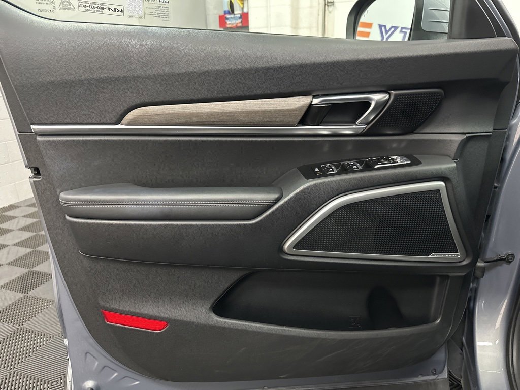 Used 2022 Kia Telluride EX w/ EX Premium Package image 18