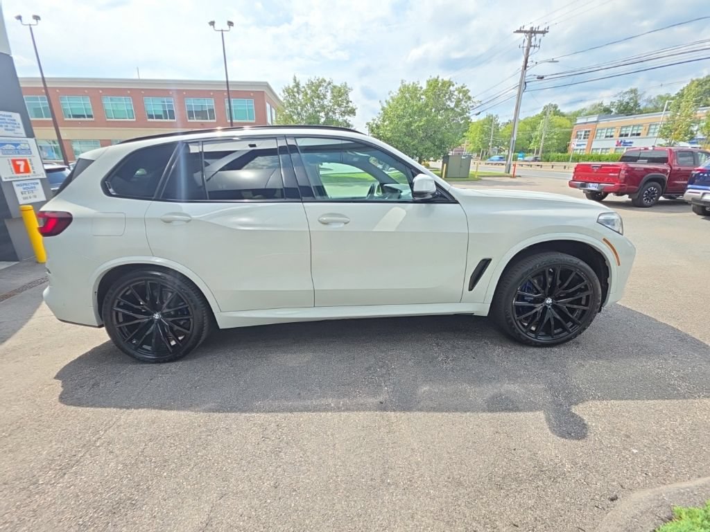 Used 2023 BMW X5 xDrive40i w/ M Sport Package AWD/4WD image 8