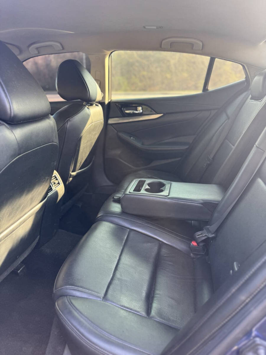 Used 2020 Nissan Maxima 3.5 SV w/ Floor Mat Group FWD image 11