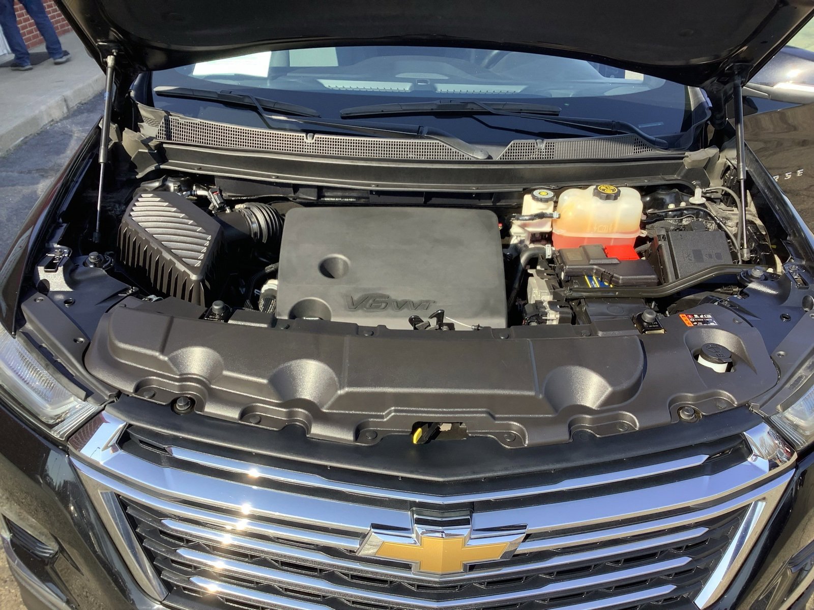 Used 2023 Chevrolet Traverse LT image 17