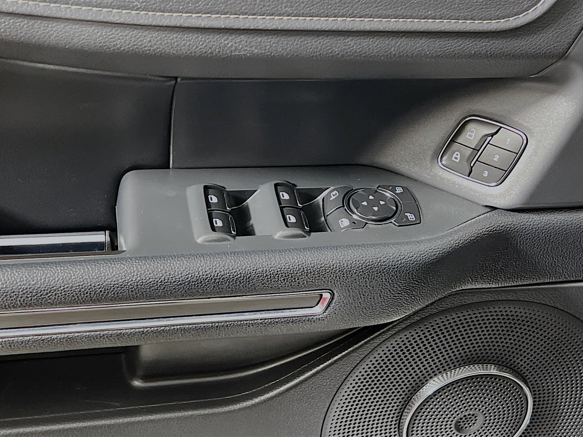 Used 2024 Ford Expedition XLT image 17