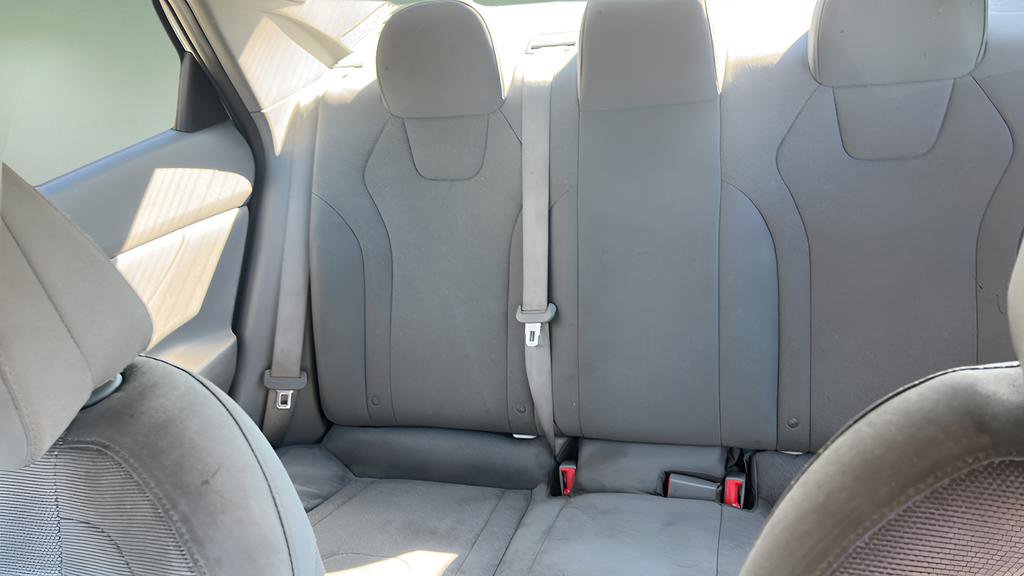 Used 2022 Hyundai Elantra SE w/ Preferred Accessory Package FWD image 11