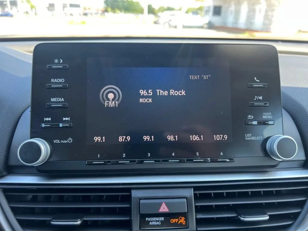 Used 2018 Honda Accord LX image 40