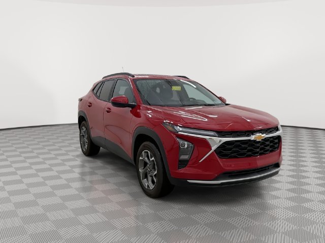 Certified 2026 Chevrolet Trax LT w/ Sunroof Package FWD image 3