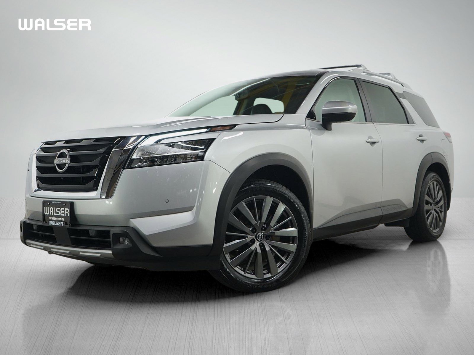 Used 2022 Nissan Pathfinder SL w/ SL Premium Package AWD/4WD image 1