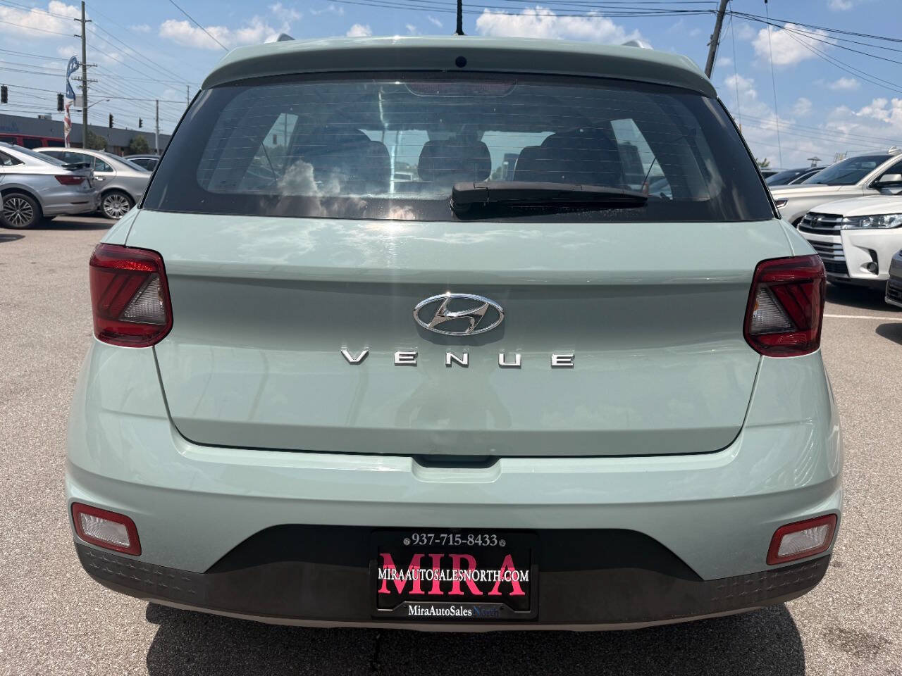 Used 2025 Hyundai Venue SEL FWD image 25