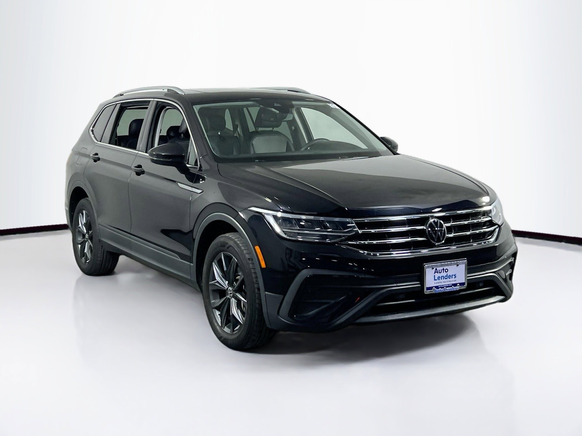 Used 2022 Volkswagen Tiguan SE AWD/4WD image 3